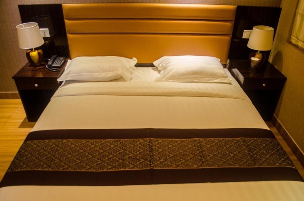 Hotel Comfotel Calcutta Extérieur photo