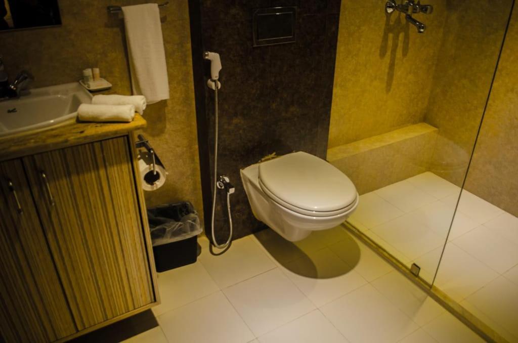 Hotel Comfotel Calcutta Extérieur photo