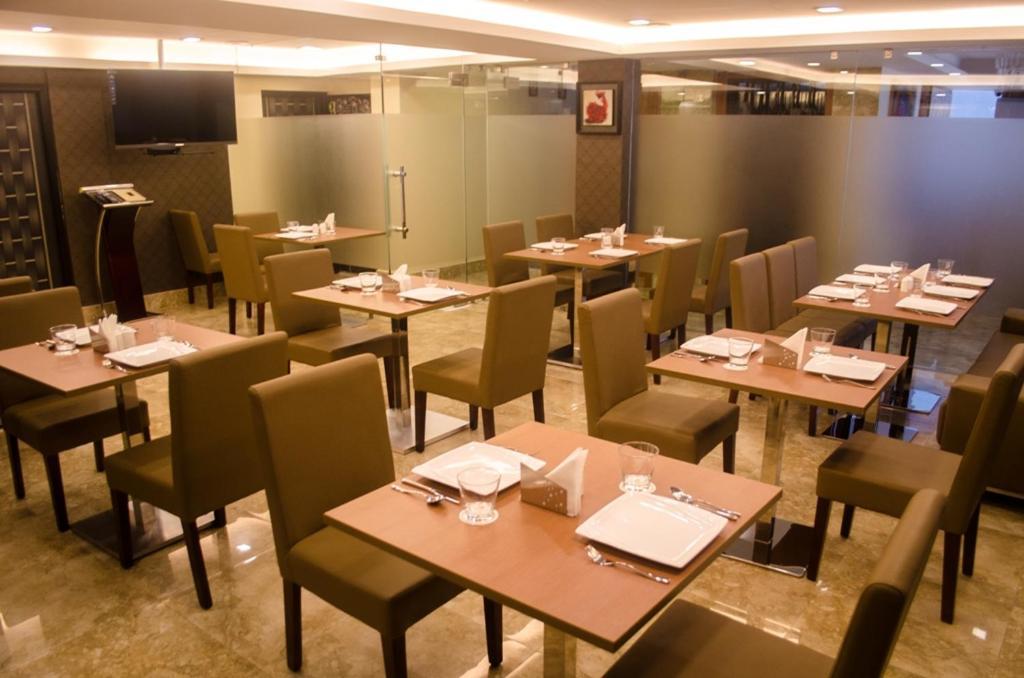 Hotel Comfotel Calcutta Extérieur photo