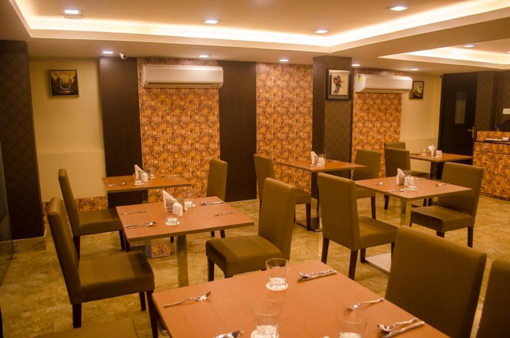Hotel Comfotel Calcutta Extérieur photo