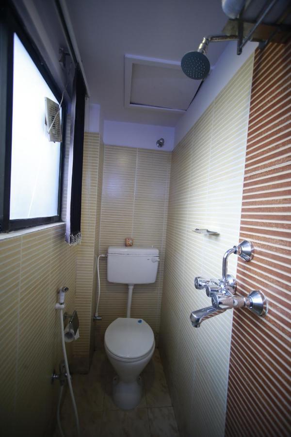 Hotel Comfotel Calcutta Extérieur photo