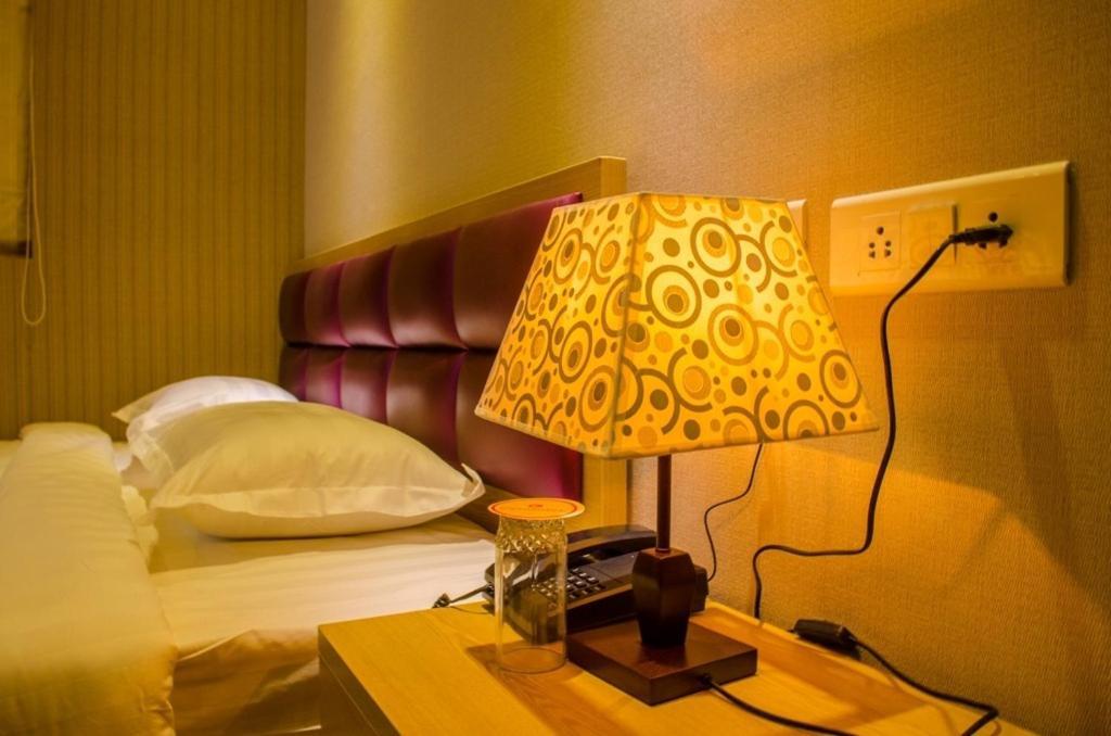 Hotel Comfotel Calcutta Extérieur photo