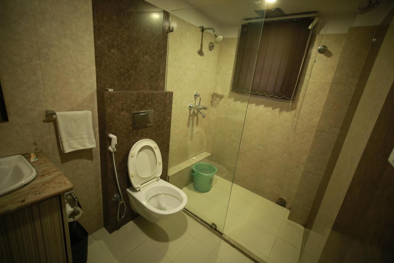 Hotel Comfotel Calcutta Extérieur photo
