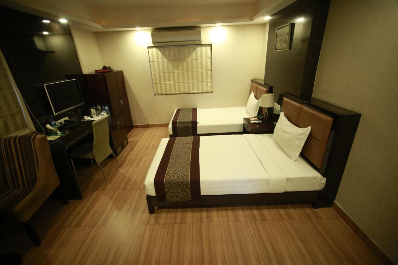 Hotel Comfotel Calcutta Extérieur photo