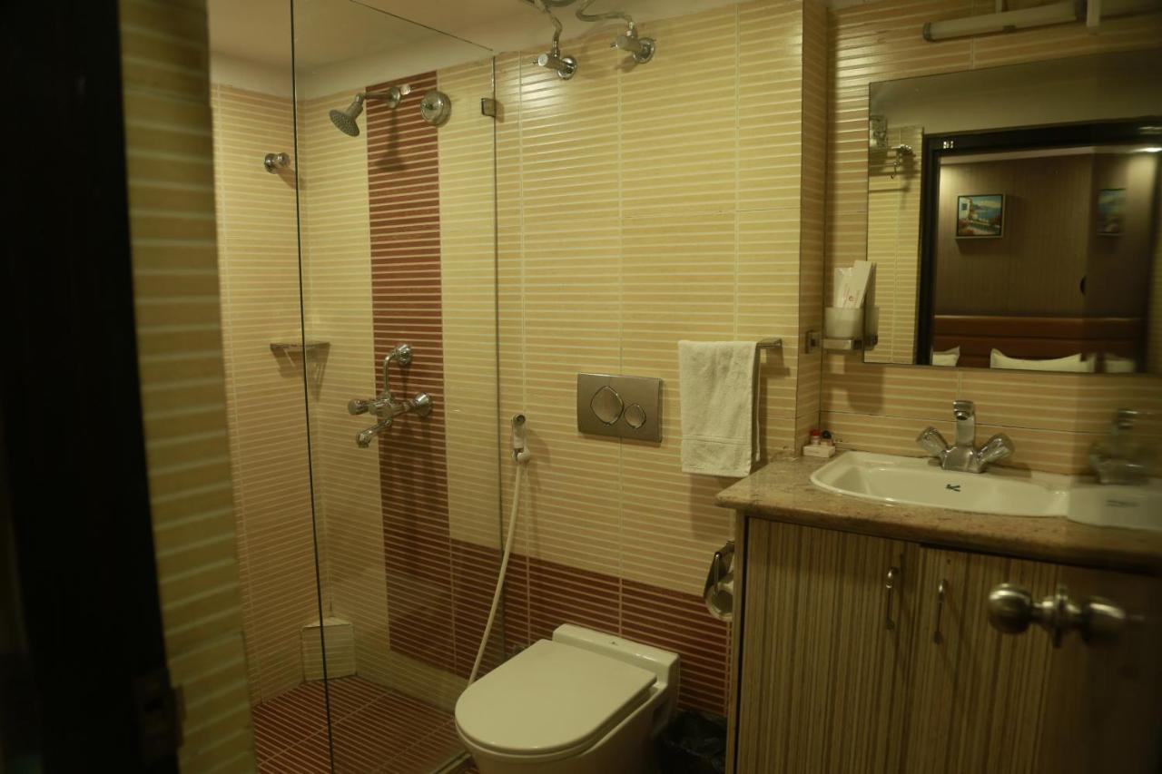 Hotel Comfotel Calcutta Extérieur photo