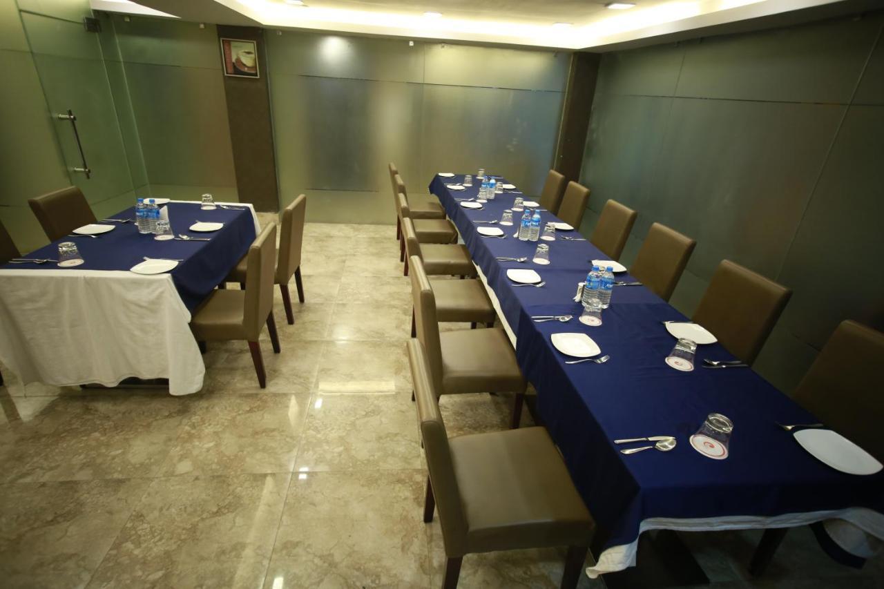 Hotel Comfotel Calcutta Extérieur photo