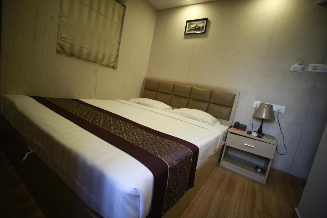 Hotel Comfotel Calcutta Extérieur photo