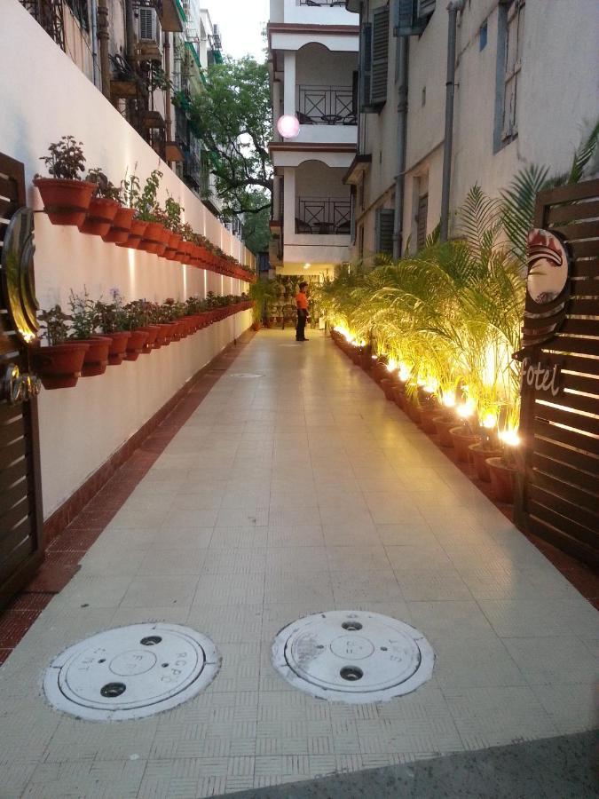 Hotel Comfotel Calcutta Extérieur photo