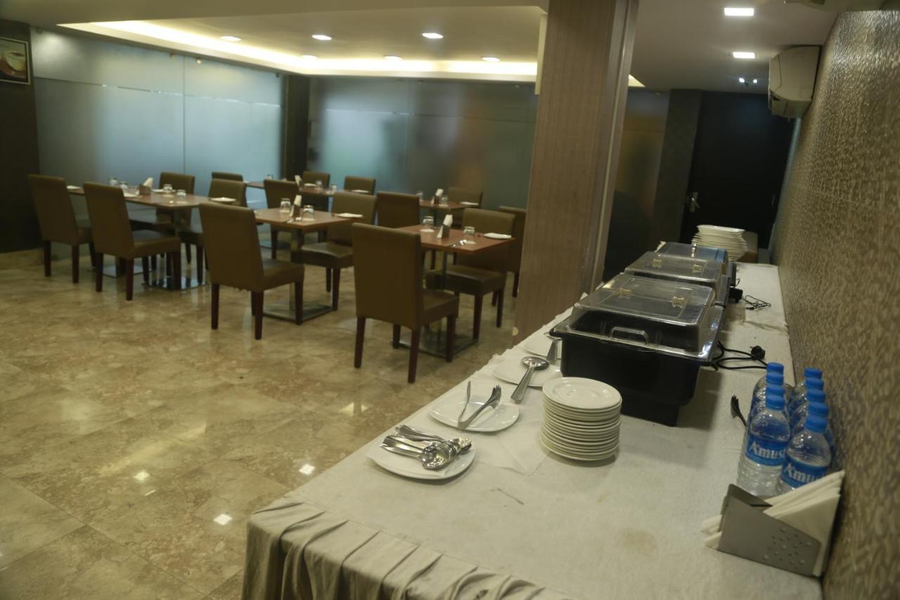 Hotel Comfotel Calcutta Extérieur photo