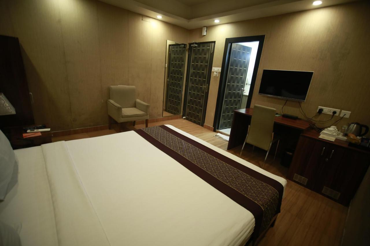 Hotel Comfotel Calcutta Extérieur photo