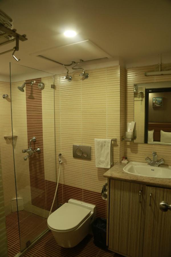 Hotel Comfotel Calcutta Extérieur photo