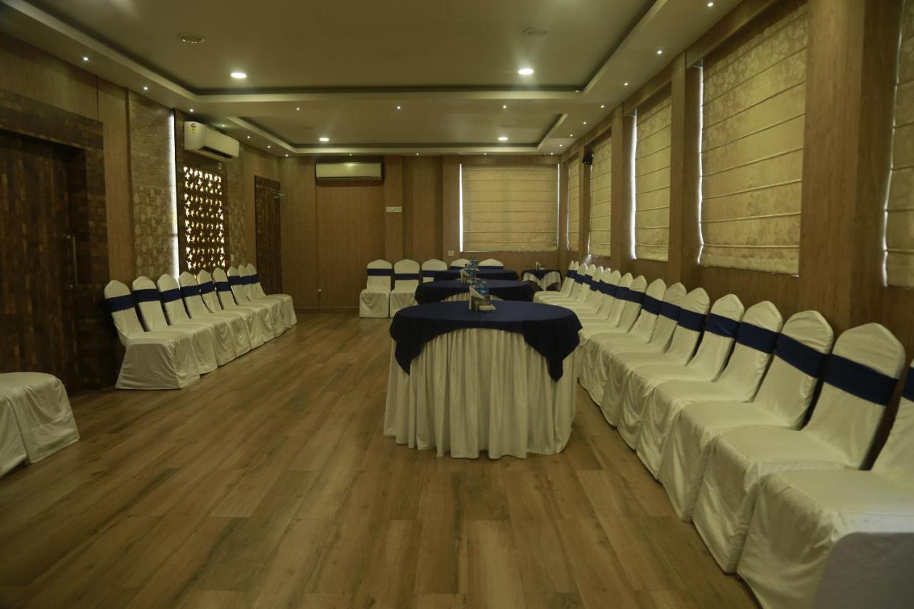 Hotel Comfotel Calcutta Extérieur photo